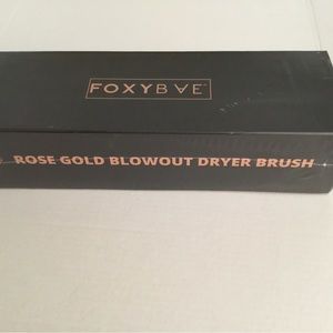 Friday sale. Foxybae rose gold blowout dryer brush